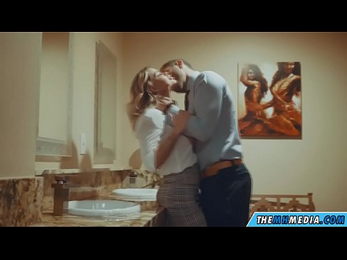 ❤️ Kur një bjonde me bukë ju josh në një banjë publike Video seksi në sq.fulldesisex.ru ❌️❤